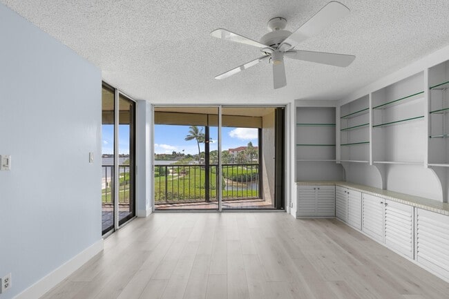 Building Photo - 7020 Half Moon Cir