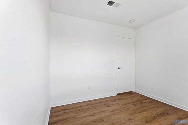 Building Photo - 313 Kenneth Blvd NW