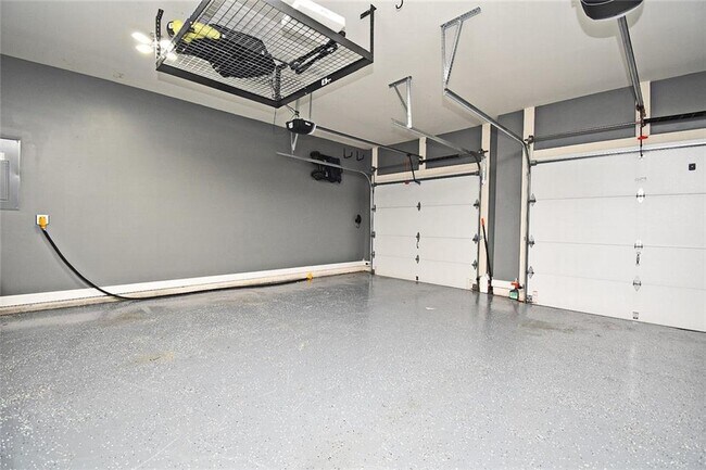Building Photo - 2625 Hickory Hill Dr
