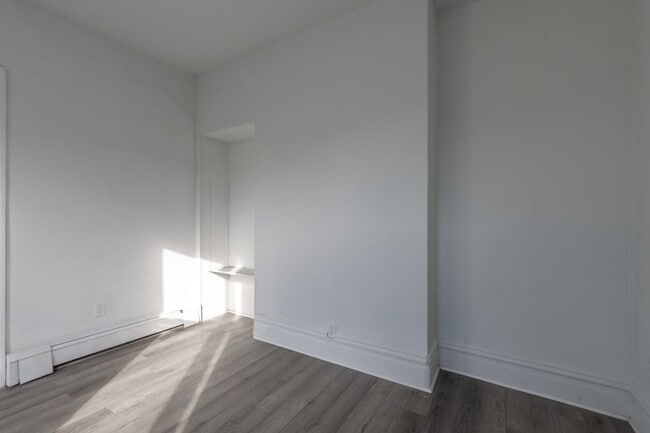 Building Photo - 4913 Yew St