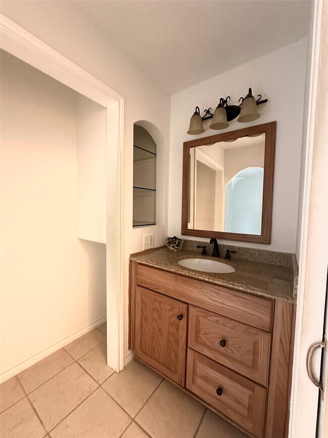 Building Photo - 24914 Aughton Ct