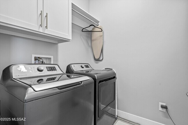 Building Photo - 30668 S Sand Hurst Ln