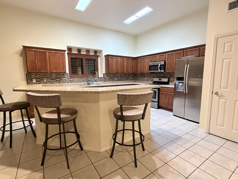 Building Photo - 3637 Tierra Vergel