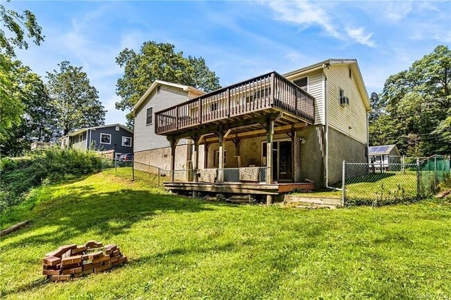 Building Photo - 19 Raker Rd