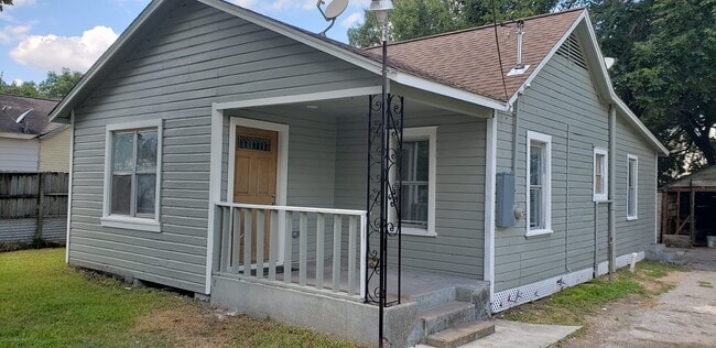 Primary Photo - 3221 Wimberly St