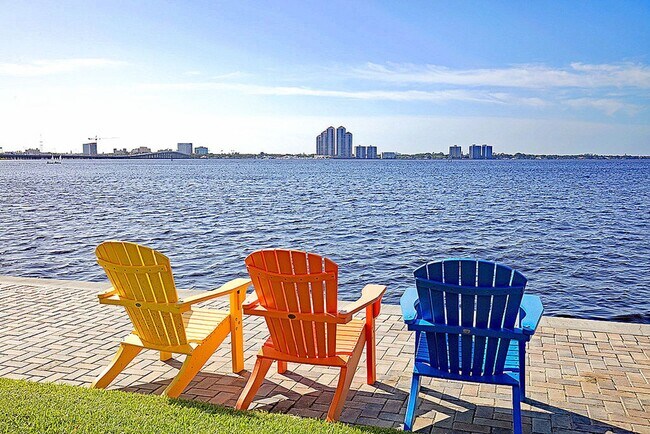 Building Photo - Palms at Waters Edge 3344-M6