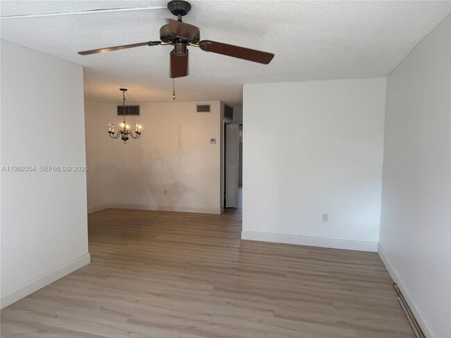 Building Photo - 20320 NE 2nd Ave