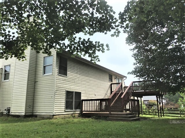 Building Photo - 2222 Siesta Dr