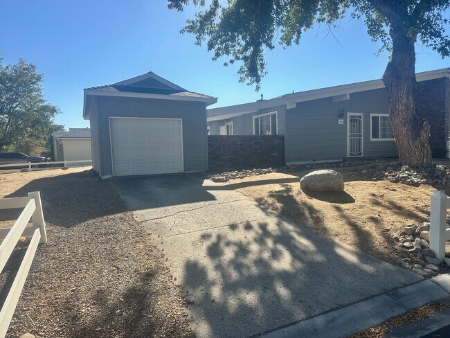 Building Photo - 12282 Green Mountain St