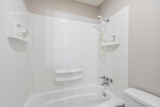 Building Photo - 16106 New Field Dr