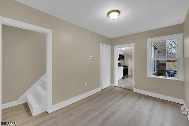 Building Photo - 116 Mercer St