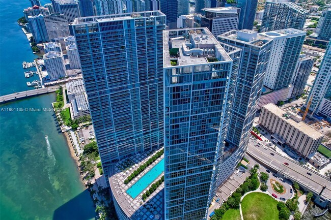 Building Photo - 495 Brickell Ave