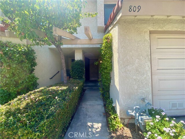 Building Photo - 809 Creekside Dr