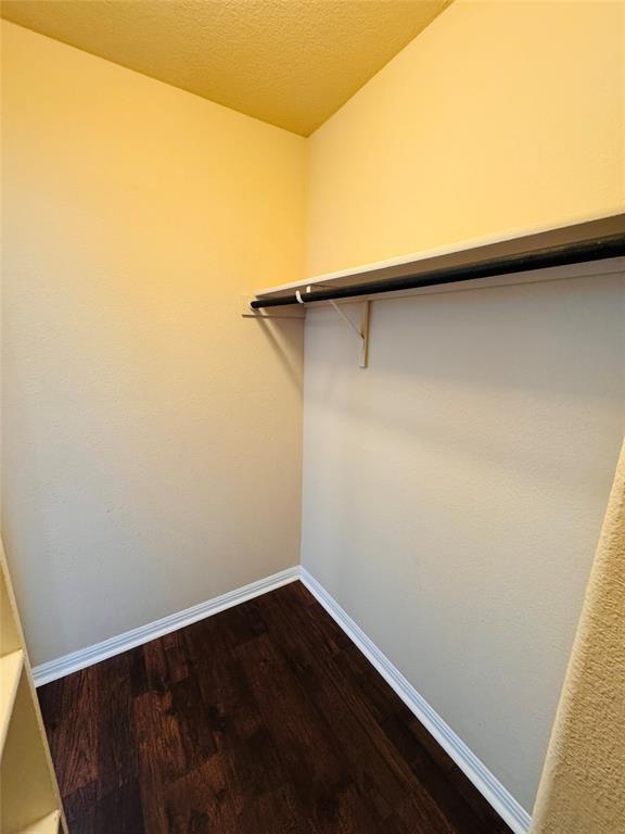 Building Photo - 402 Crater Lake Dr