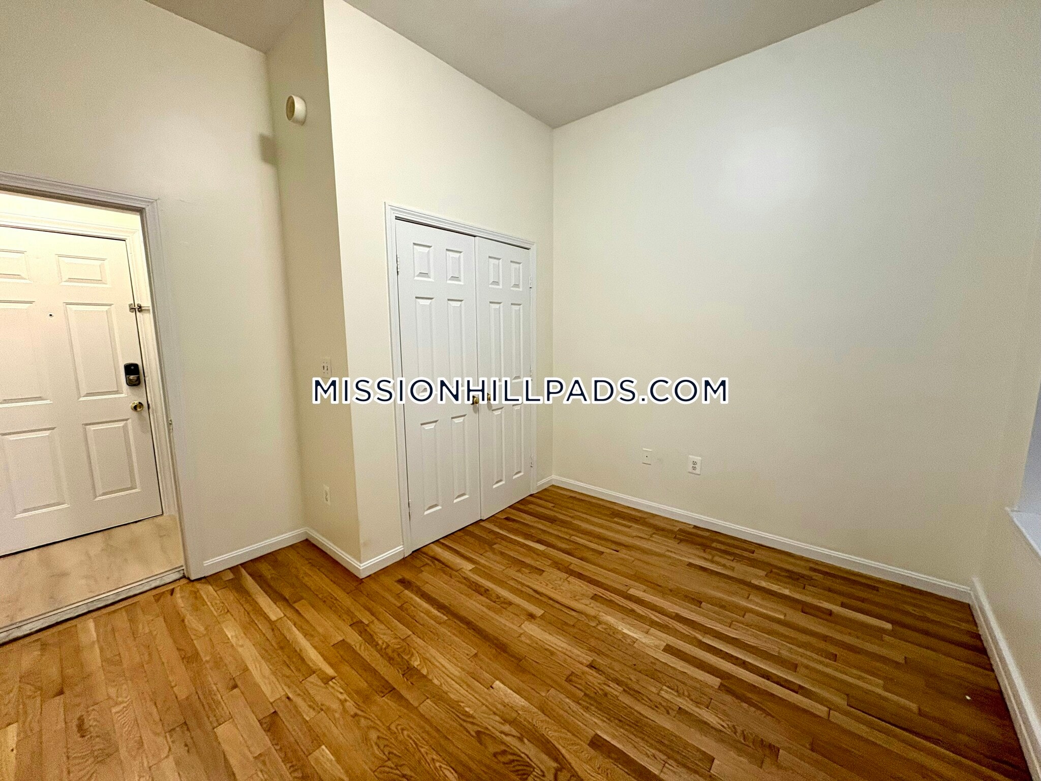 Building Photo - 1460 Tremont St