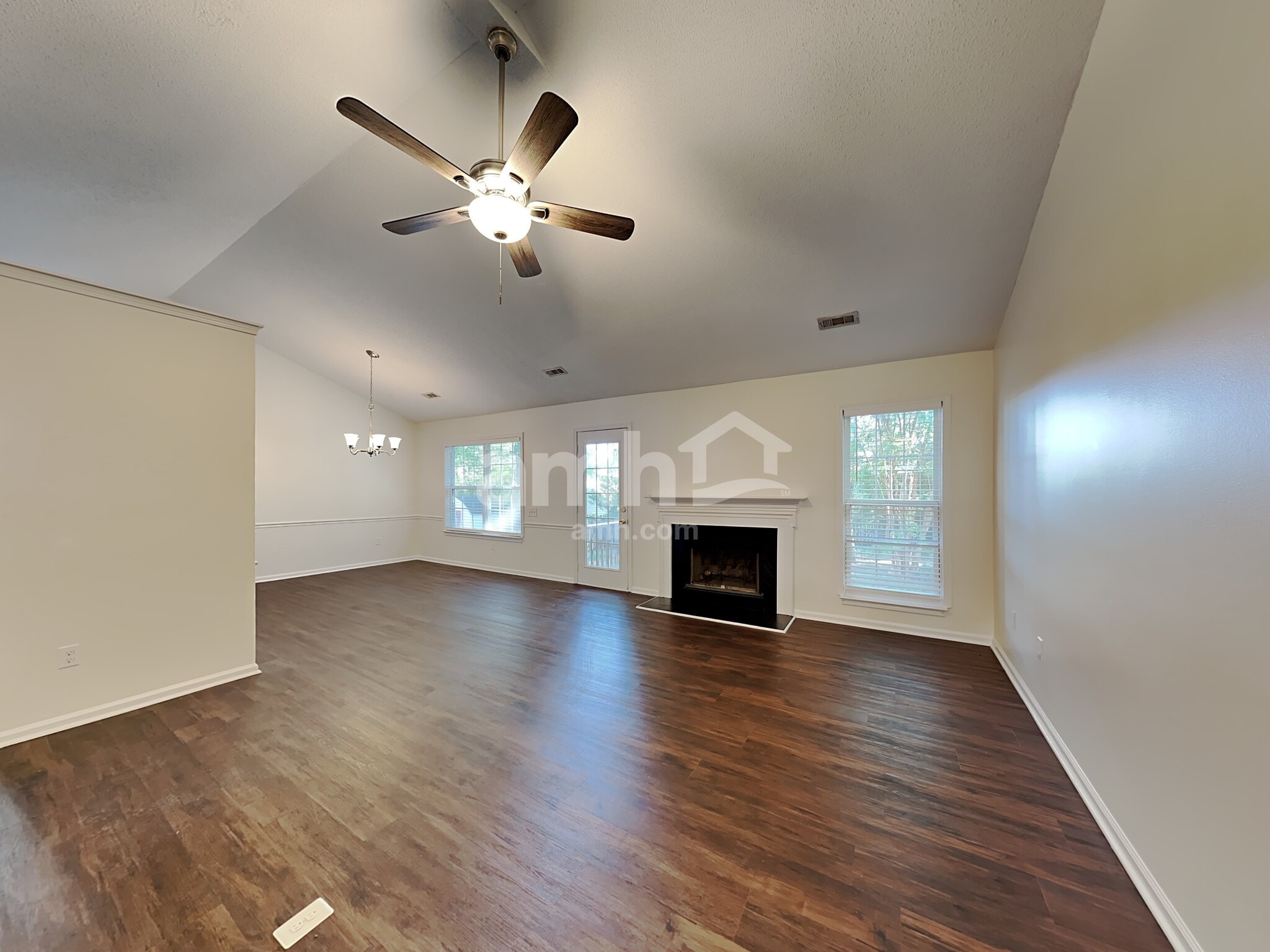 Building Photo - 7 Hazeltine Ct
