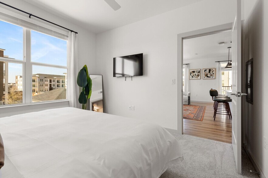 Building Photo - 1301 Leah Ave