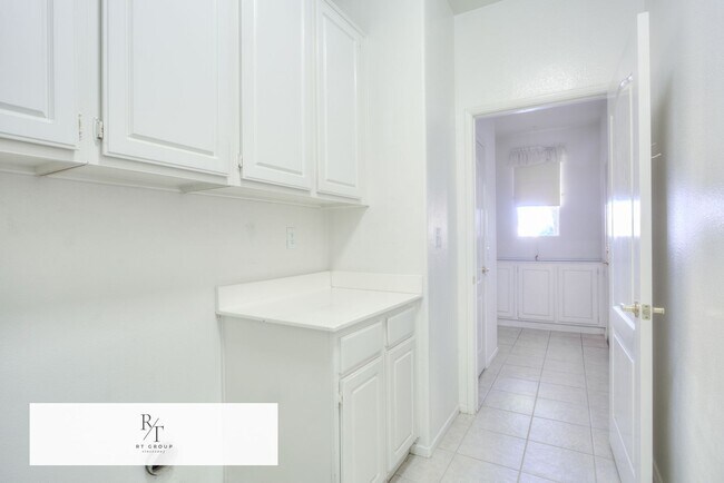 Building Photo - 3879 Bella Villagio Ave