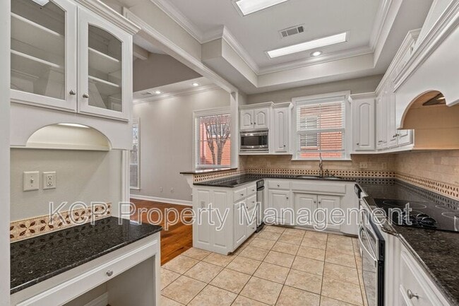 Building Photo - 66 Jeffrey Way