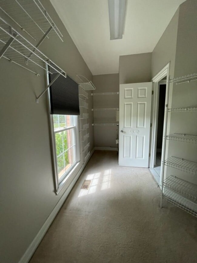 Building Photo - West Knoxville, Farragut 37934 - 4 bedroom, 3.5 bath, 2 Story Brick Home -Contact Debra Johnson (...
