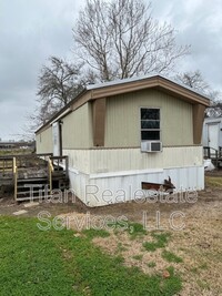 Building Photo - 1835 S Lake Arthur Ave