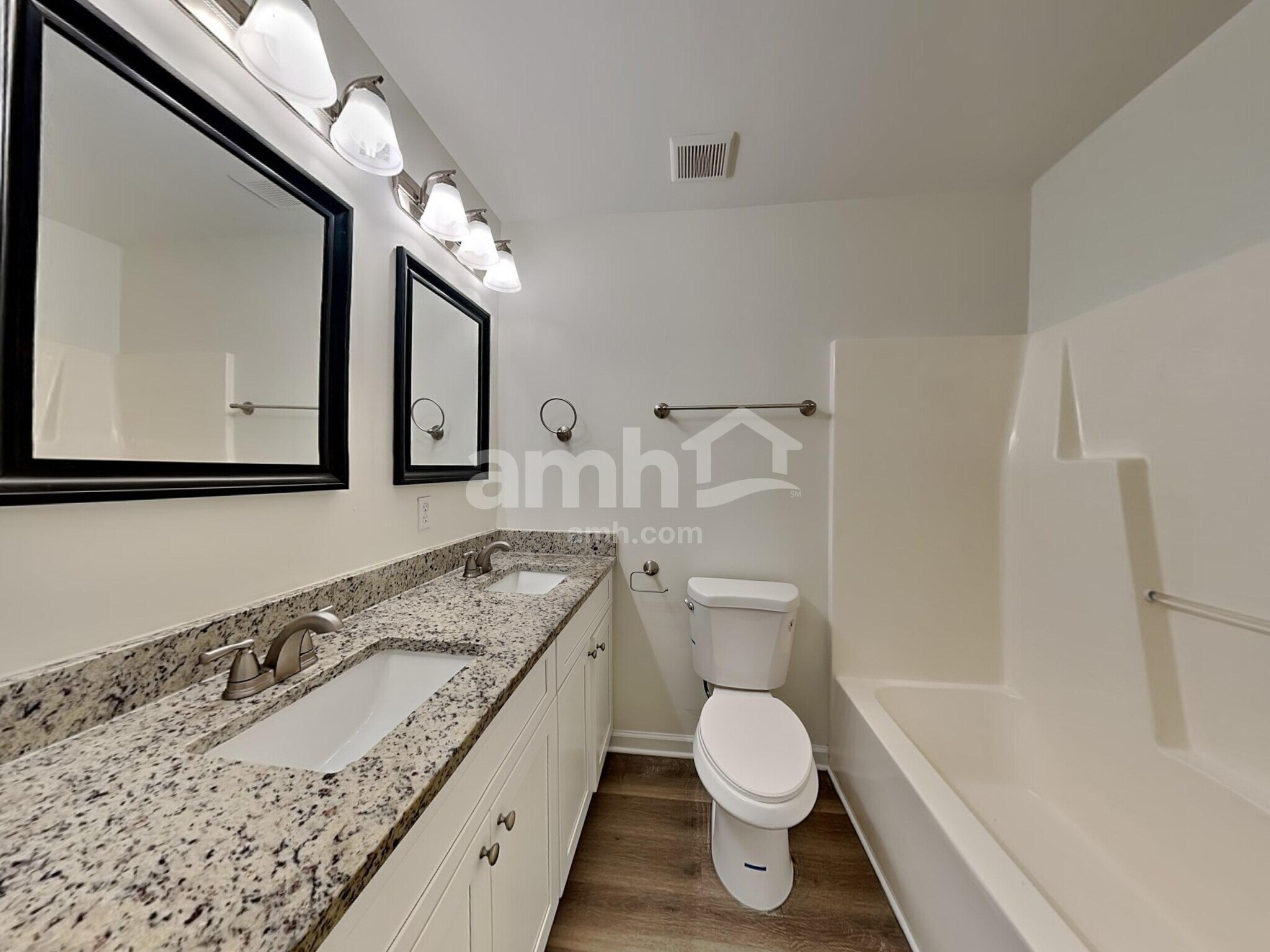 Building Photo - 132 Drewsbury Dr