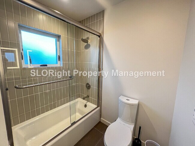 Building Photo - AVAILABLE SEPTEMBER- Fully Furnished Modern Home in San Luis Obispo - 4 Bedroom / 3 Bathroom