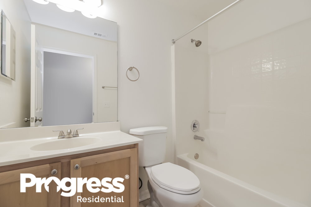 Building Photo - 12503 Woodbury Cove Dr