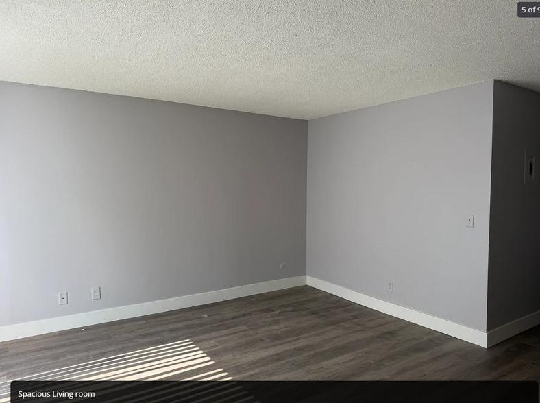 Building Photo - 2154 W Brownwood Ave