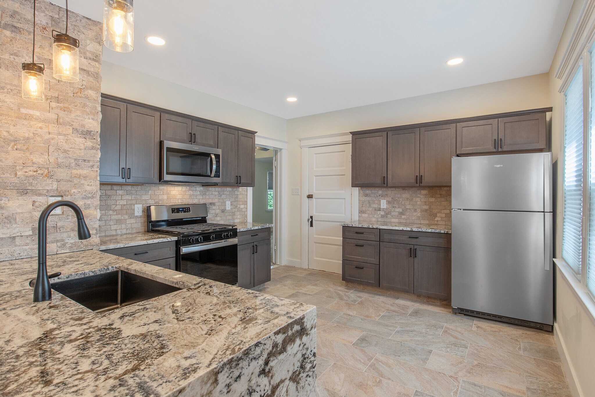 Building Photo - 262 Tennyson Ave