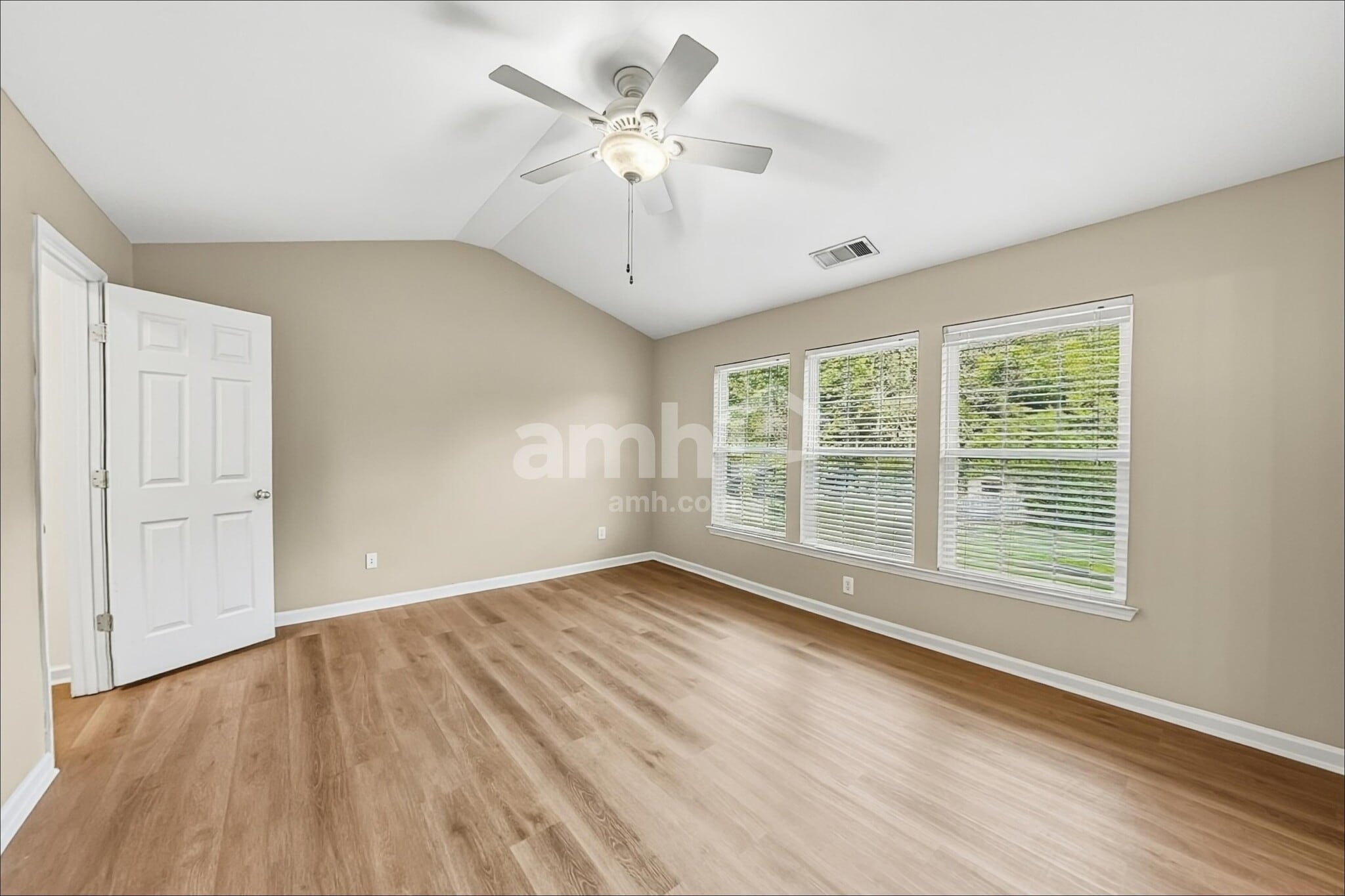 Building Photo - 2251 Monthemer Cv