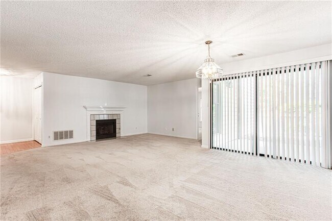 Building Photo - 605 Garden Ct