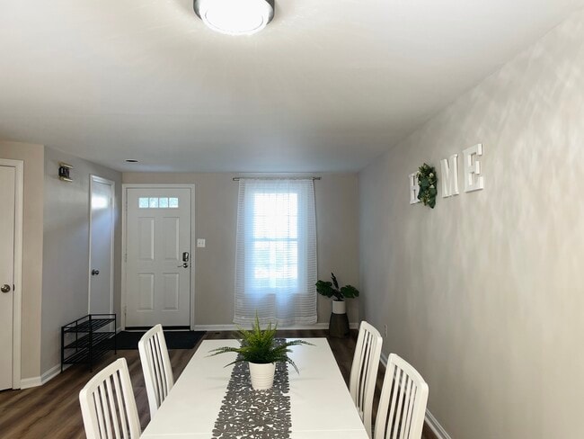 Building Photo - 9516 Dunbrook Ct