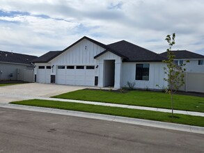 Building Photo - 8247 E Bright Angel Dr