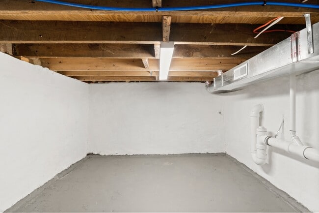 Building Photo - 1638 Latona St