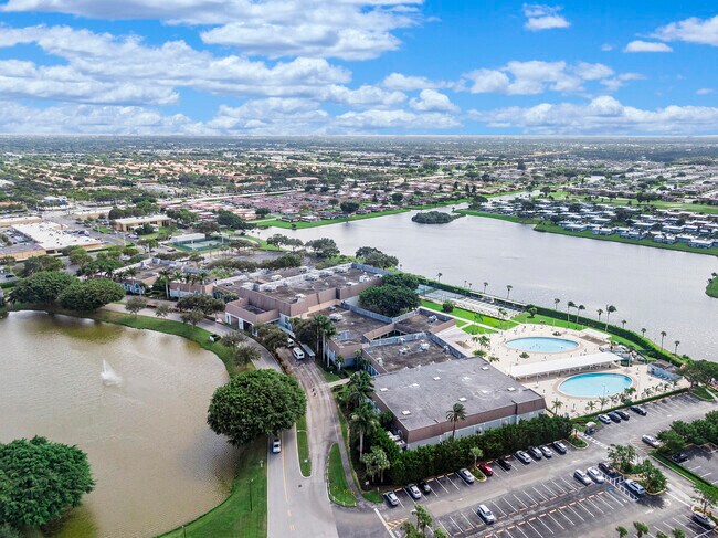 Building Photo - 157 Flanders C