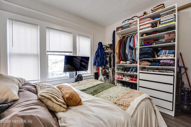 Building Photo - 2805 Park St