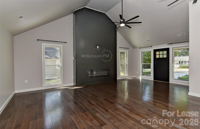 Building Photo - 2105 Highland St