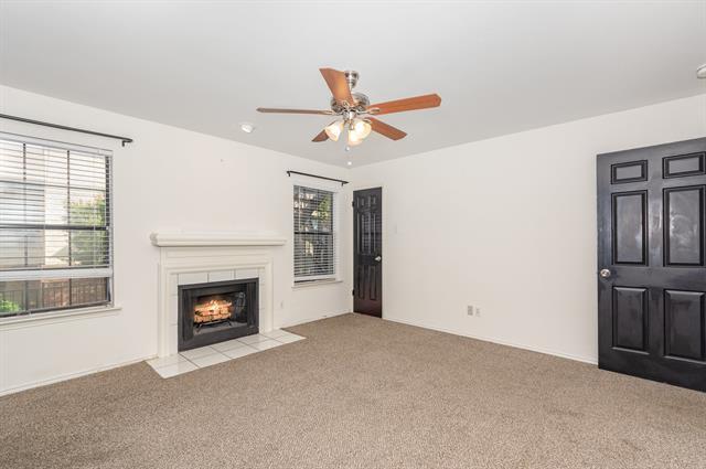 Building Photo - 8750 Park Ln