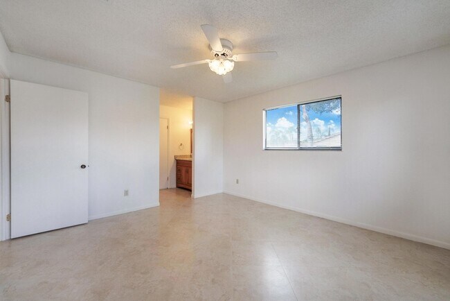 Building Photo - 22 Walcott Dr