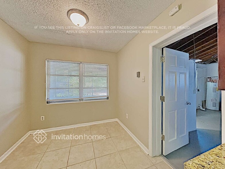 Building Photo - 12160 Croft Dr N