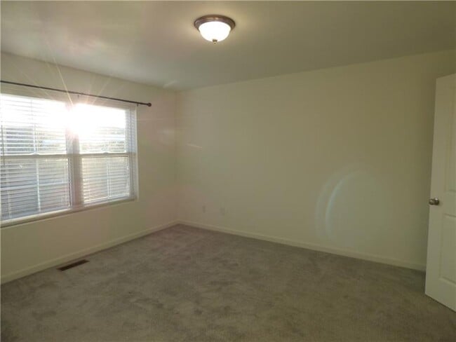 Building Photo - 307 Thurgood Dr