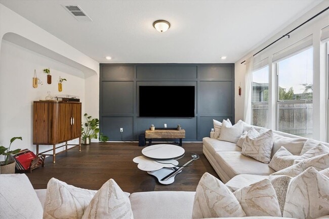 Building Photo - 7916 Crystalbrook W
