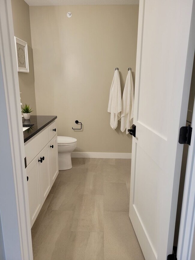 Building Photo - Executive Luxury Rentals