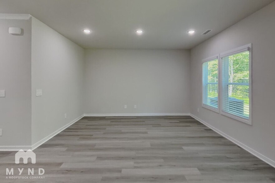 Building Photo - 412 Southland Dr
