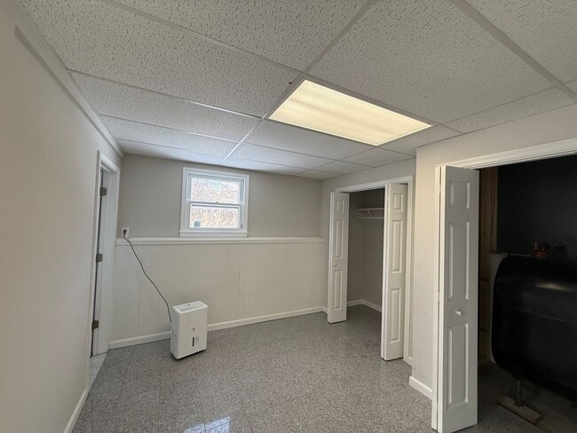 Building Photo - Newly Renovated 4 Bed 2 Bath Single Family Home available NOW!