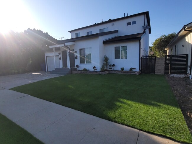 Building Photo - 17449 Martha St