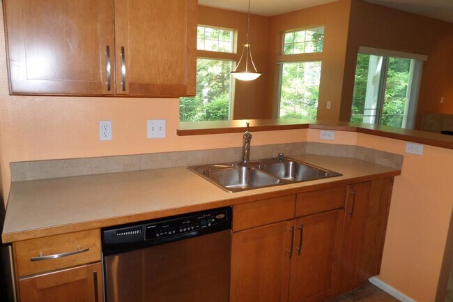 Building Photo - 2 Bed 2 Bath Condo in Seatac, WA