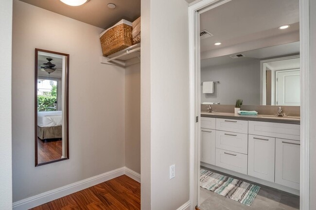 Building Photo - Furnished 2 Bed/2 Bath Hale Kanani Condo, Across from The Cove & Charley Young Beach