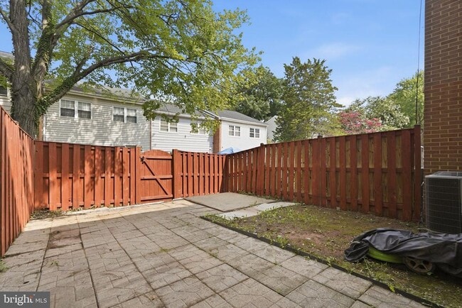Building Photo - 9178 Laurelwood Ct